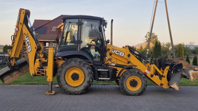 koparko-Ładowarka JCB 3CX