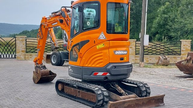 Minikoparka Dossan DX 27/